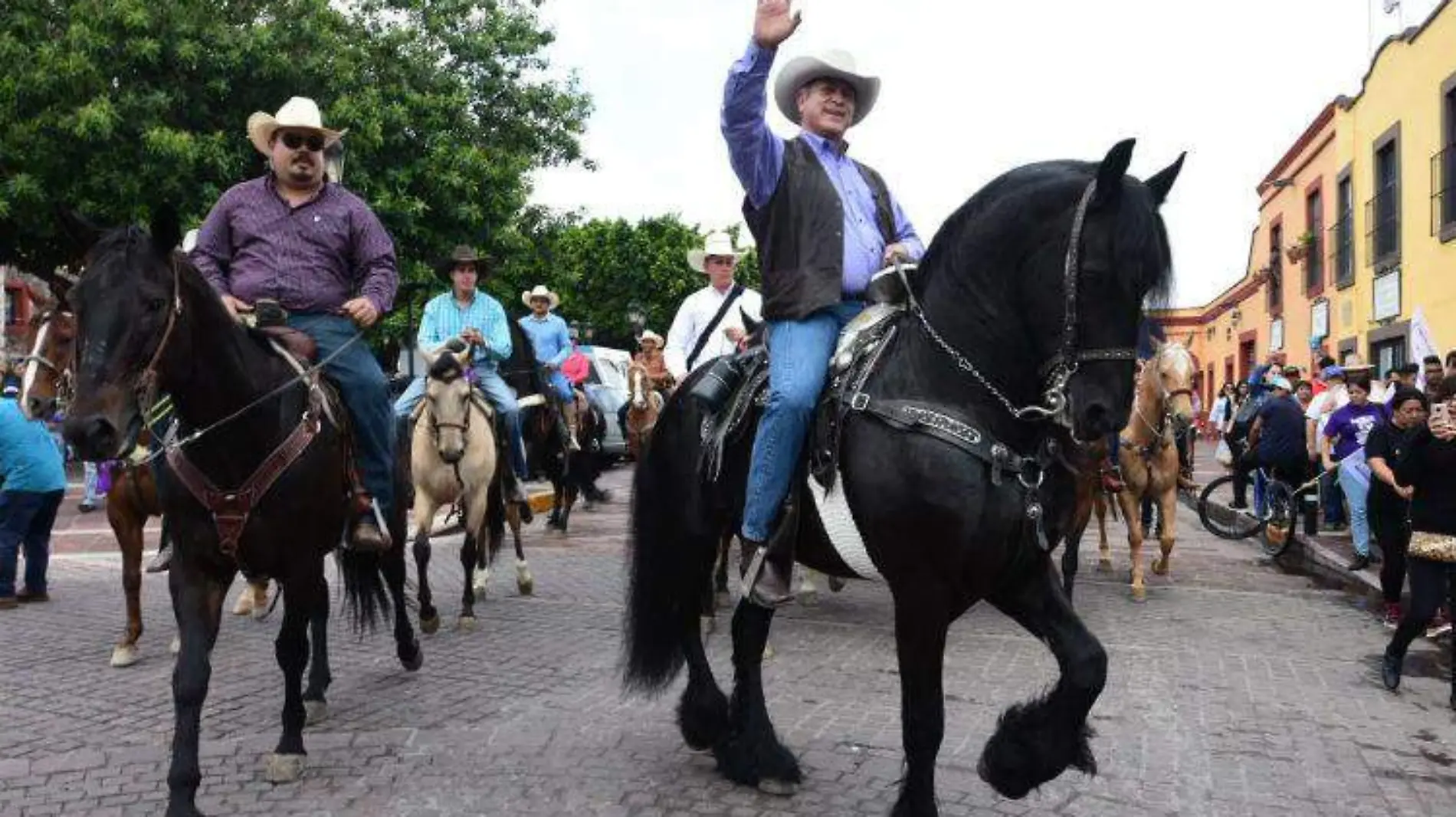 cabalgata bronco